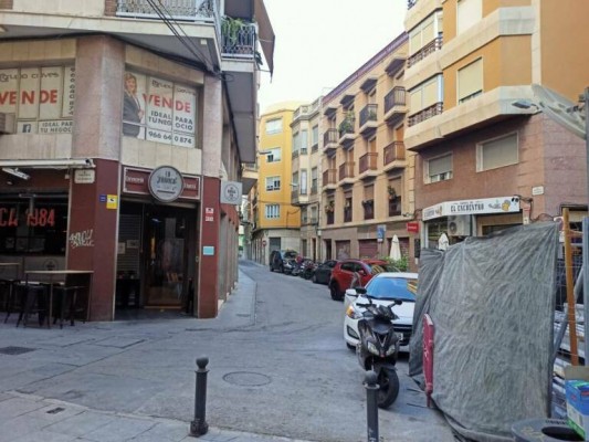 La peatonalización de Replaceta de les Barques en Elche se verá interrumpida por Semana Santa 