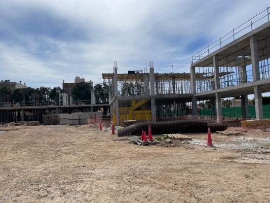 Las obras del colegio La Paz de Torrellano aún están al 20% de su ejecución y culminarán a final de 2023