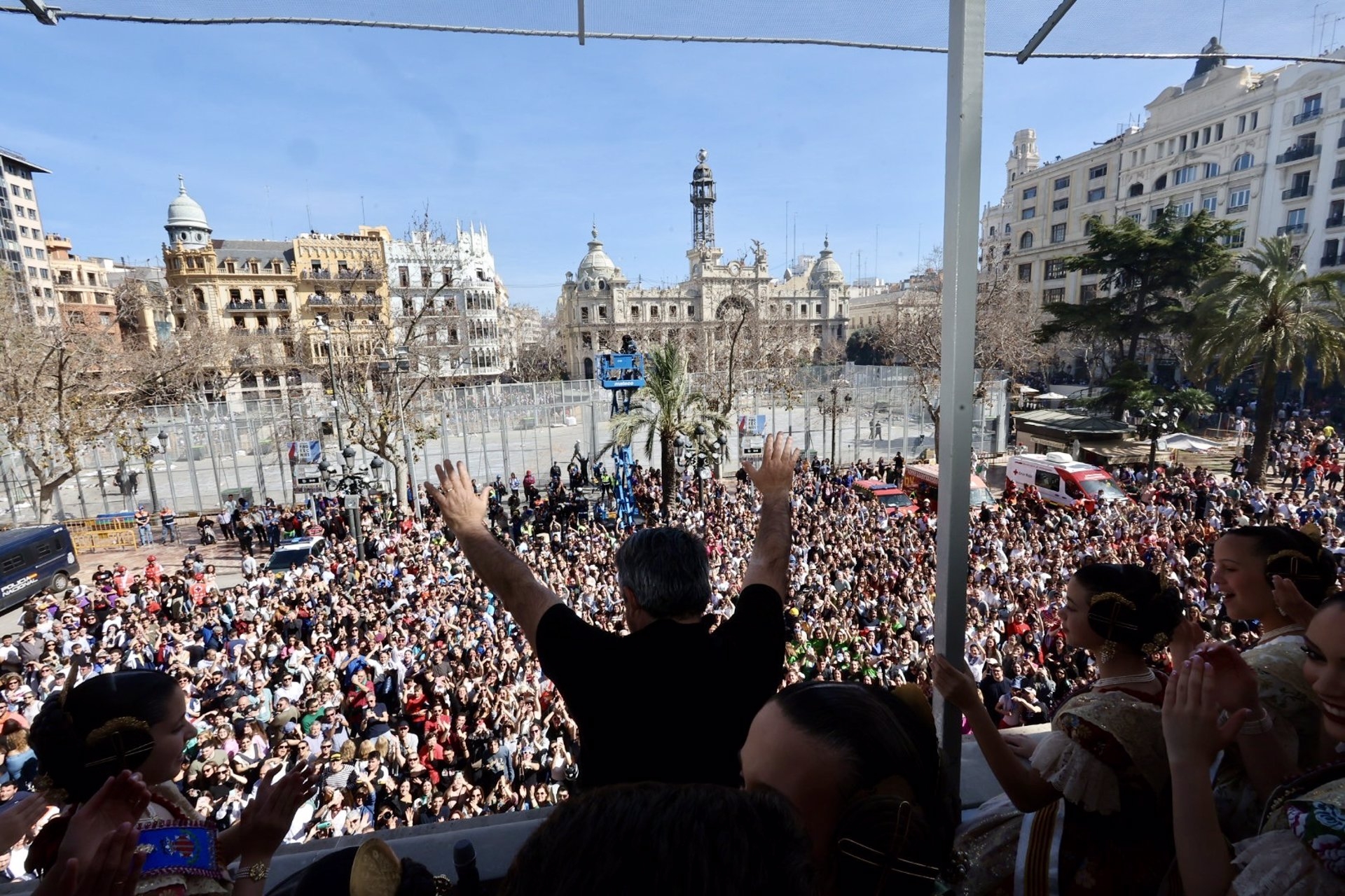 La Pirotecnia Zaragozana dispara una 'mascletà' 
