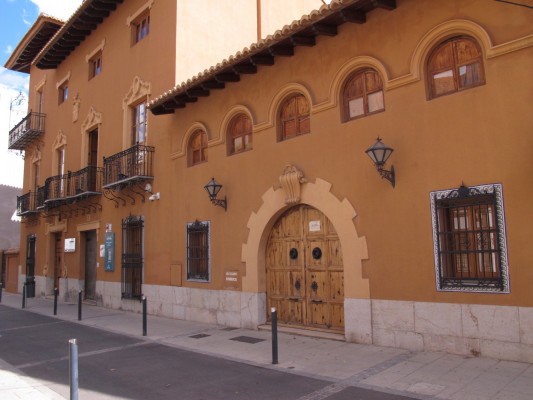 La Vall d'Uixó busca artistas locales para exponer su obra en el Palau de Vivel