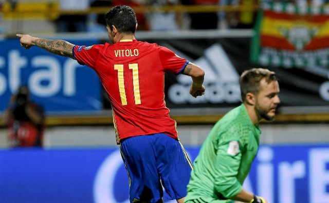 España, a asentar su liderato ante Macedonia