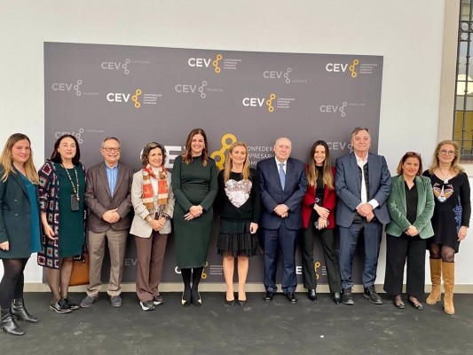 Gómez aboga por una València capital de innovación y por crear empleo de la mano de las empresas