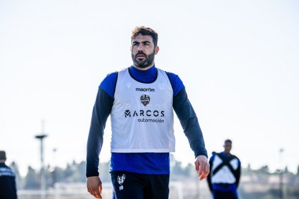 Iborra ya trabaja con el grupo y podría estar listo ante el Albacete

