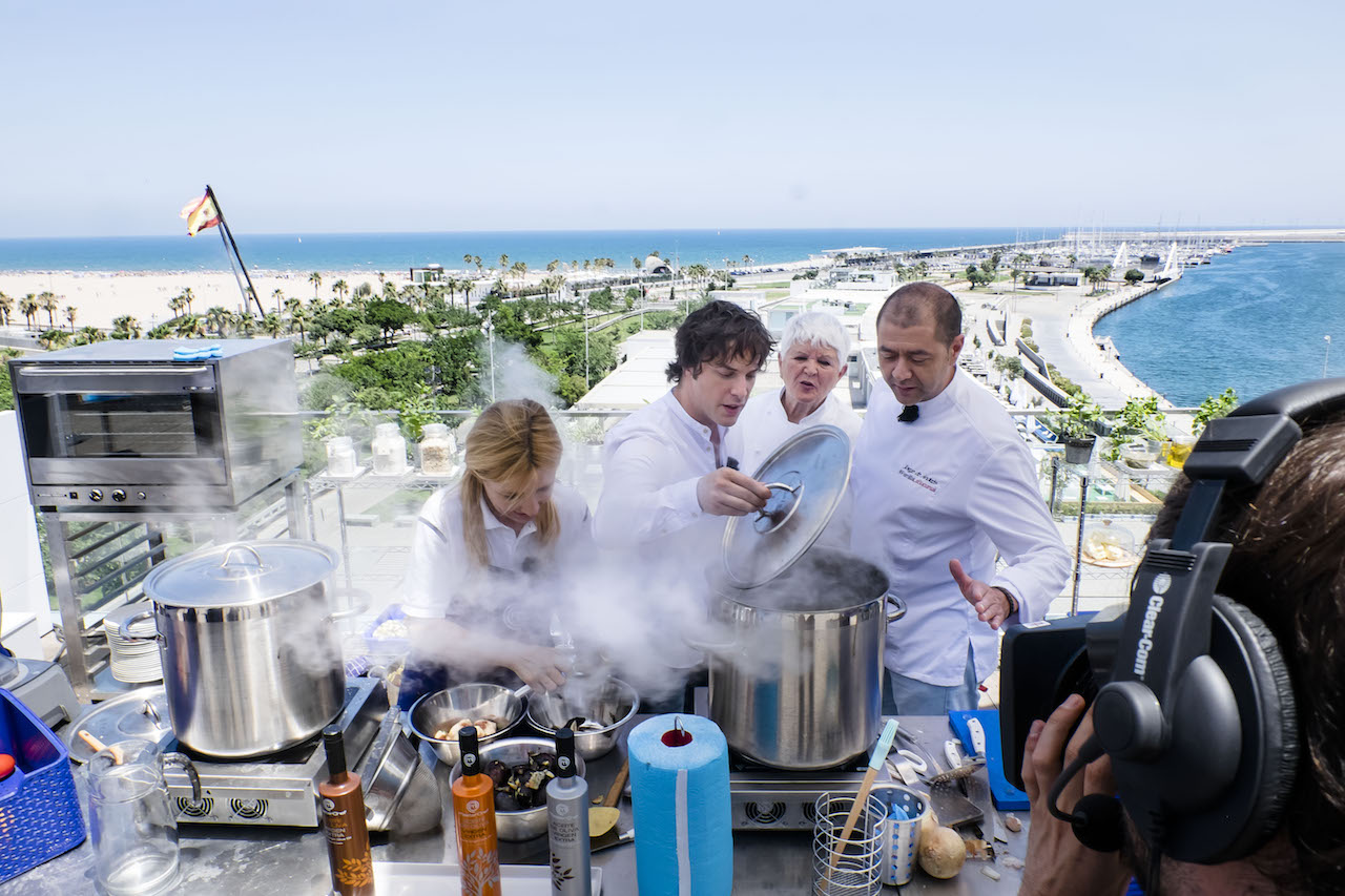 Veles e Vents acoge un capítulo de MasterChef Celebrity con Jordi Cruz y Estefanía Luyk
