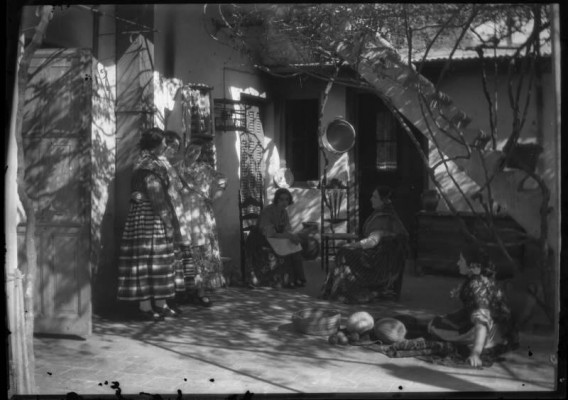 La BRMU acoge la presentación de 'La voz de la mujer en la Región de Murcia', un trabajo literario y musical