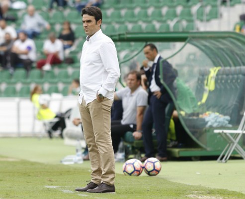 Toril pide al Elche que dé un paso adelante ante el Valladolid

