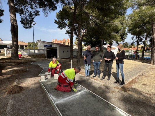El Ayuntamiento de La Nucía rehabilita el mini-golf de la Urbanización Panorama
