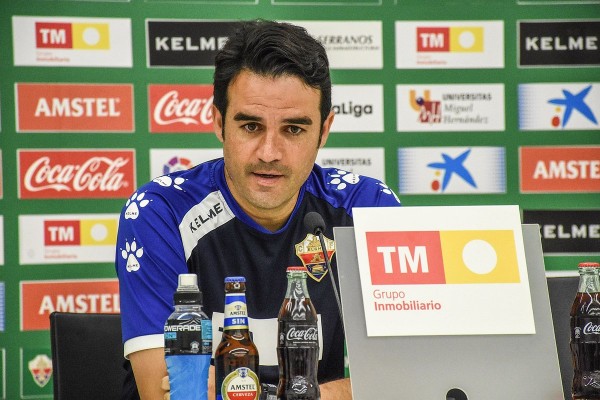 Toril pide al Elche que dé un paso adelante ante el Valladolid