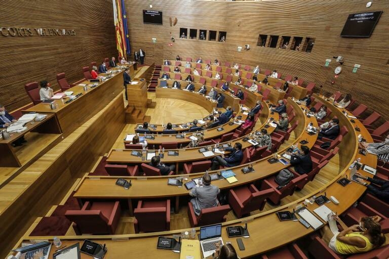 El trasvase Tajo-Segura enfrenta al Botànic y al PP en Les Corts Valencianes
