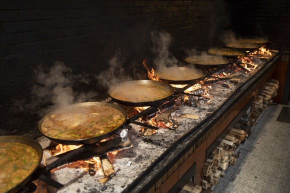 Comer buena paella en Fallas, una obligación