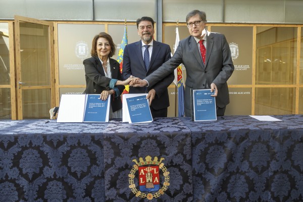 Alicante, Cruz Roja y Aguas despliegan el Programa OLA para contribuir a la inserción laboral