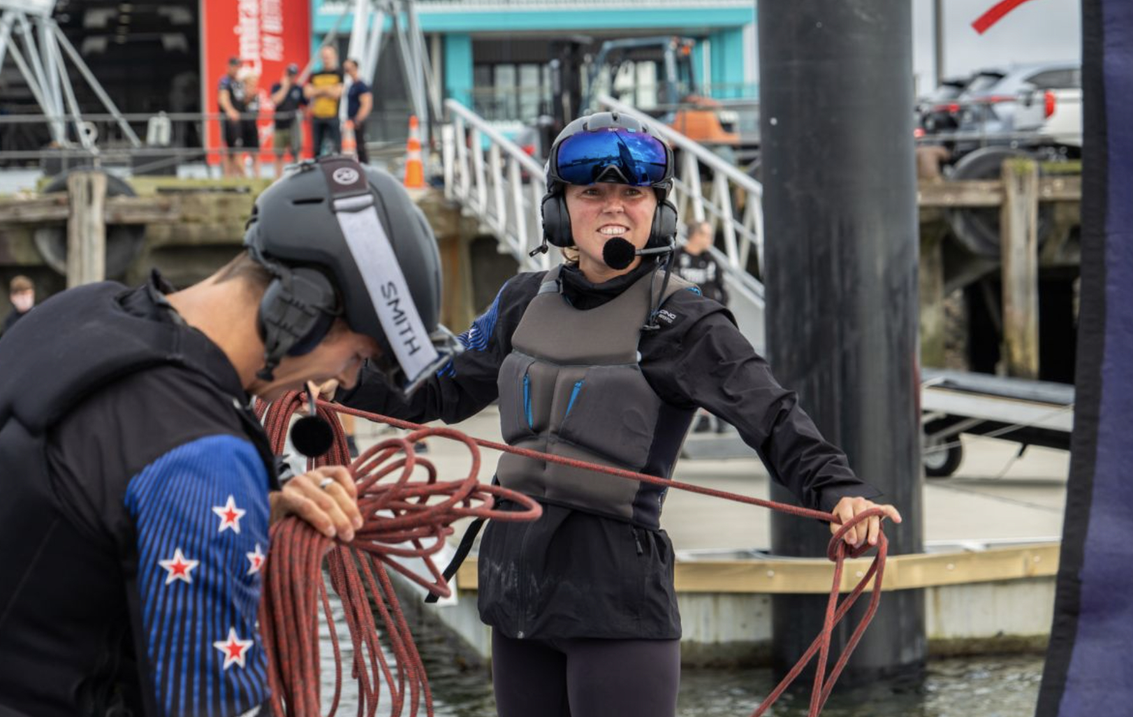 Las regatistas de la Women’s America’s Cup toman el timón de los AC40
