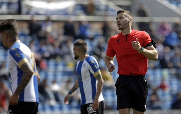 Competición suspende por cinco partidos a Cedrés