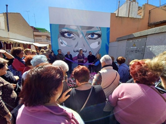 La pedanía murciana de Los Dolores estrena un nuevo mural dedicado a la mujer