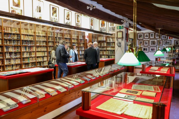 Fundación Mediterráneo y Monóvar conmemoran el 150 aniversario del nacimiento de Azorín