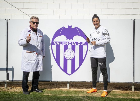 El Valencia celebra el Día de la Mujer en Paterna