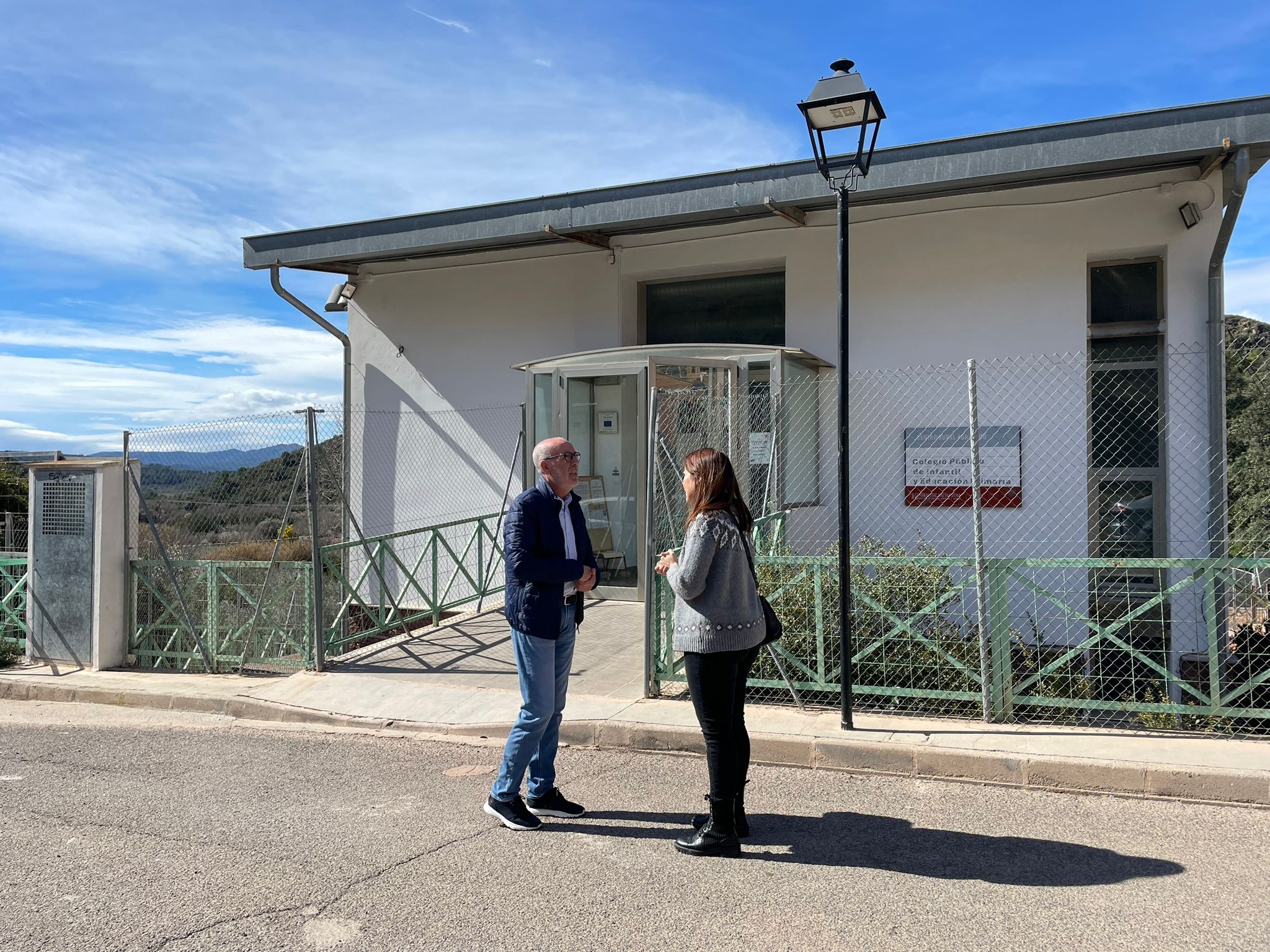 La alcaldesa de Azuébar financia el comedor escolar y logra cuadruplicar el número de alumnos