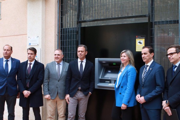 La Región lucha contra la exclusión financiera: instalarán 13 cajeros en zonas despobladas