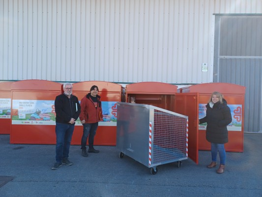 Vila-real suma más de 20 contenedores de ropa junto a Reciplana
