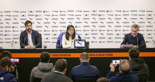 Afonía selectiva ante el conflicto