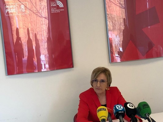 Barceló obvia a los sectores del PSOE de Alicante y cierra una lista de perfiles sociales sin negociar