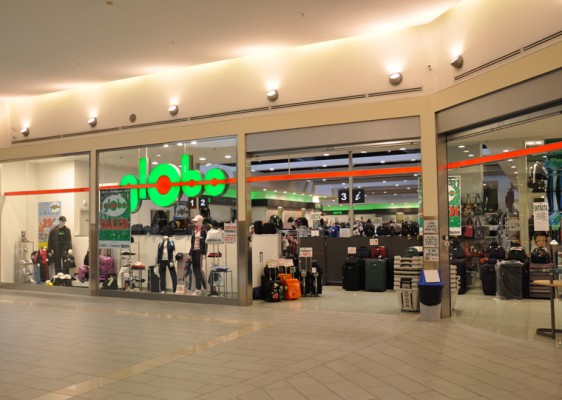 La firma de ropa y calzado Globo desembarca en la Comunitat con una megatienda junto a Ikea
