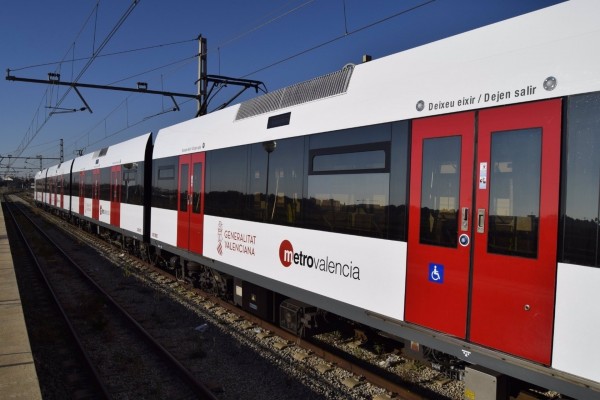 Entra en vigor la tarjeta SUMA en Cercanías de Valencia y Castelló y el recorrido de Metrobus