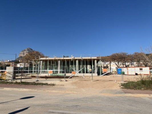 Xàbia espera desde hace seis meses noticias del Consell Jurídic para retomar las obras de un colegio

