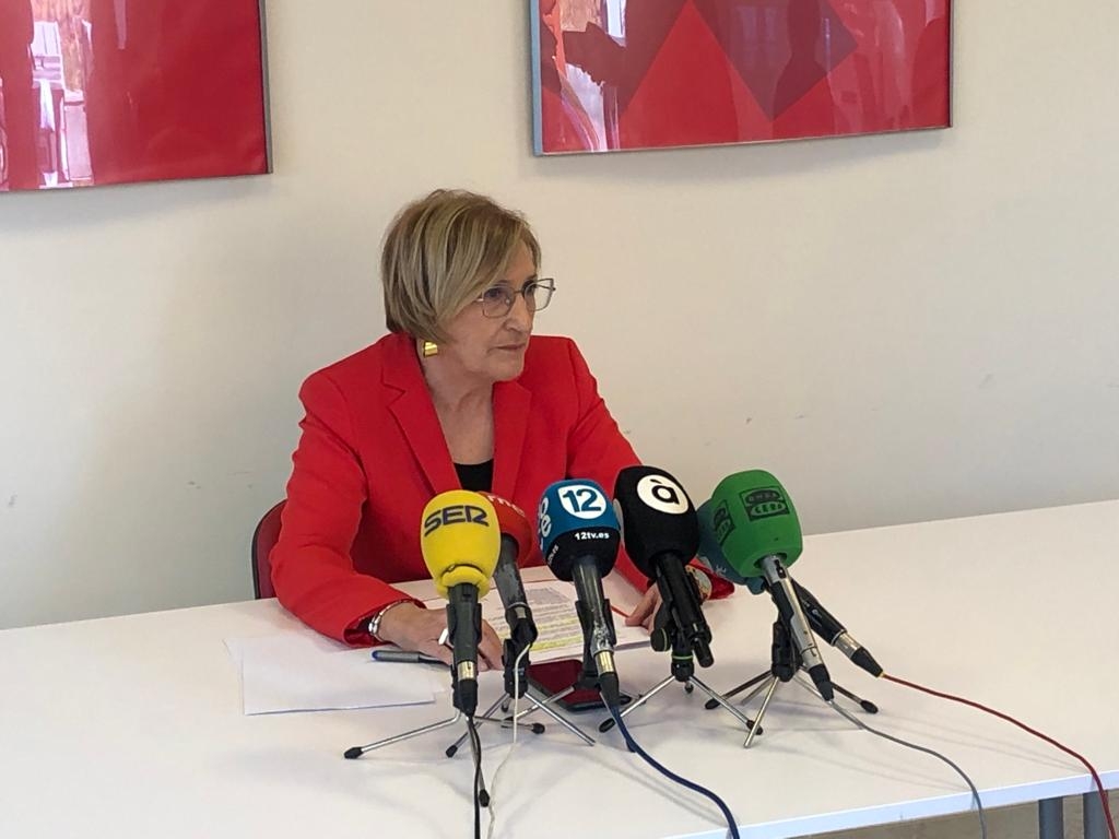 La candidata a la Alcaldía por el PSOE, Ana Barceló, durante su comparecencia. - 