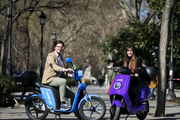 Las 700 motos de Cooltra en València, disponibles para usuarios de Cabify
