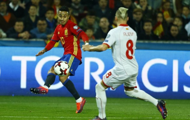 España golea a Macedonia