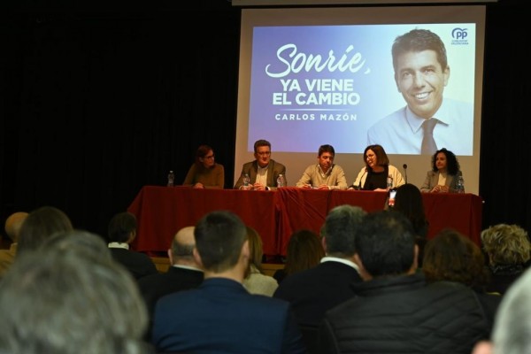 Los vecinos de Les Deveses exigen a Mazón que si gobierna en la Comunitat paralice el deslinde y cambie la Ley de Costas


