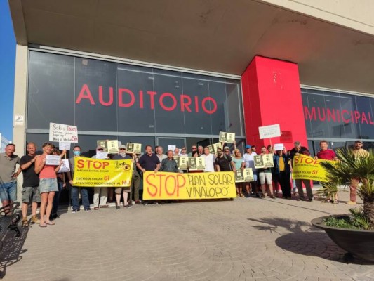 La rebelión contra el impacto de las fotovoltaicas: 5 plantas 'amenazan' a la Sierra de Salinas (y otros parajes)