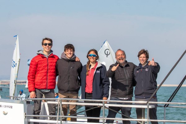 ¿Cómo se monta una regata con 500 barcos en el agua?