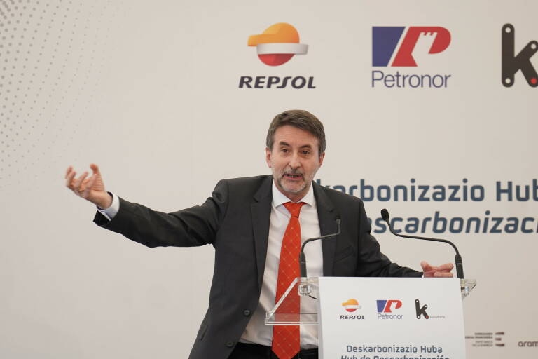 Repsol y CaixaBank sufragarán un tercio de la recaudación del impuesto extraordinario
