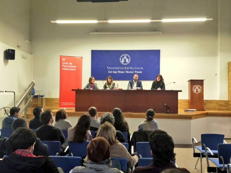 La Unió de Periodistes condena el espionaje y la violación de la intimidad a un periodista