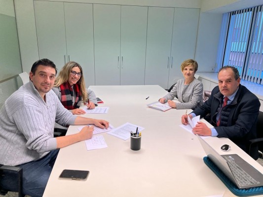 Avecal, Facpyme, UGT y CCOO firman el convenio colectivo de comercio de calzado