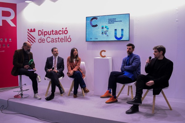 Ximo Huguet destaca la eficacia del CRU para promocionar la cerámica en entornos urbanos