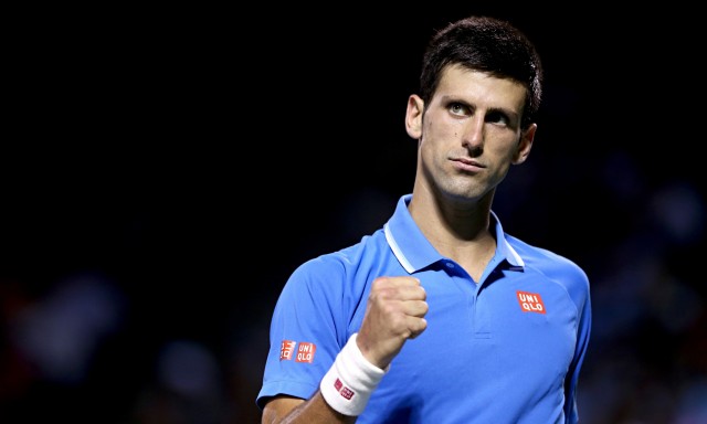Djokovic sufre para superar a Thiem en el partido inaugural de las Finales ATP