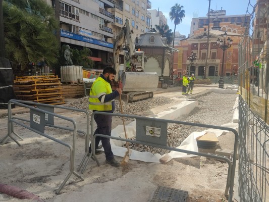 El Fadrell valora los restos arqueológicos de la Paz y no descarta retrasos si aparecen nuevos hallazgos