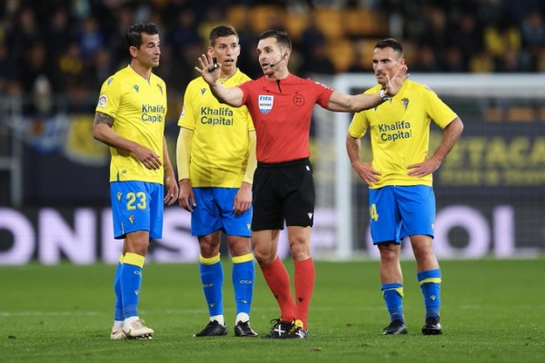 El Cádiz no se rinde con el 'caso Elche': solicita al TAD la suspensión cautelar de LaLiga Santander

