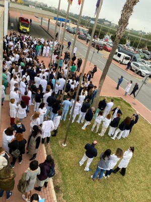 Sanidad retira la denuncia contra el convenio del Hospital de Torrevieja: El Comité mantiene la protesta