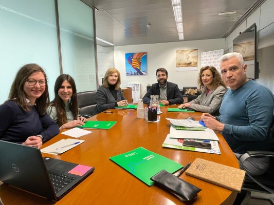 El deporte y los hábitos de vida saludables llegan a los barrios de la manos de los patios de los centros escolares municipales 
