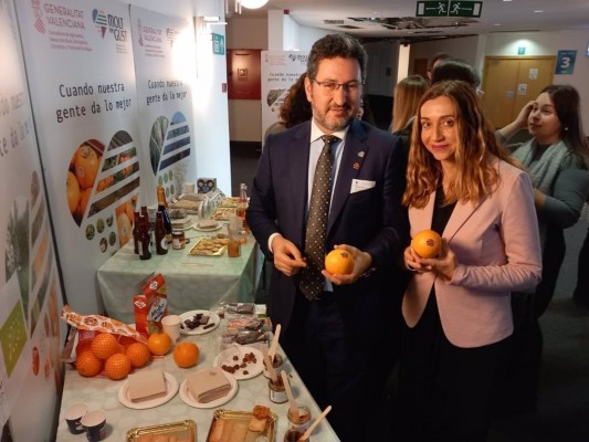Isaura Navarro presenta en Bruselas la marca agroalimentaria 'Molt de Gust' 