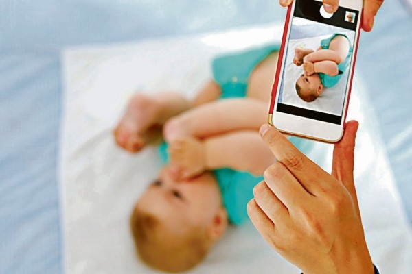 Sharenting: ¿por qué exponemos a los menores en nuestras redes?