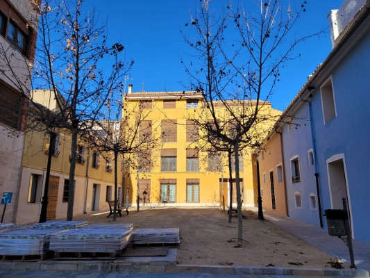 Las obras de la Plaza de Santa Ana y el parque del Plátano de Biar superan los 160.000 euros 