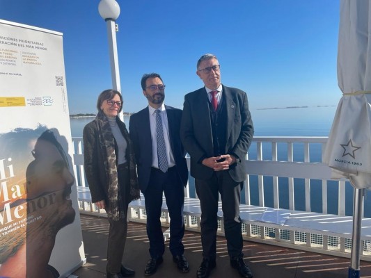 El Ministerio busca implicar a la población civil en la recuperación del Mar Menor
