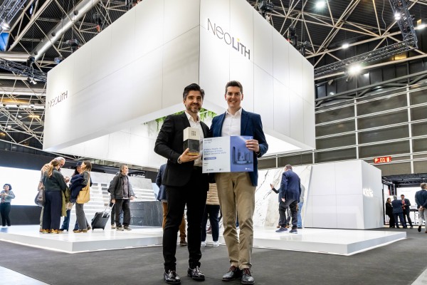 Neolith recibe el premio Alfa de Oro a la innovación y obtiene el galardón al mejor stand en Cevisama
