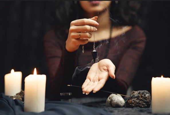 Los espiritualistas y los espiritistas