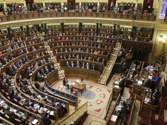 La confianza en los políticos españoles se desploma en 30 puntos durante la crisis